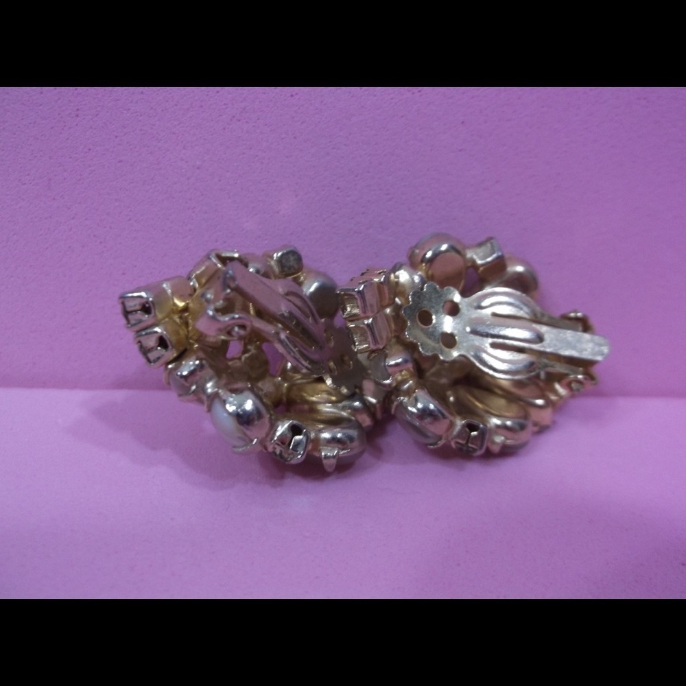 Vintage Earrings Faux Diamond Clip On - Picture 6 of 7